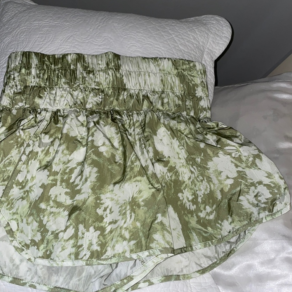 Free People The Way Home Short - Green and White tie-dye - Large - NWT